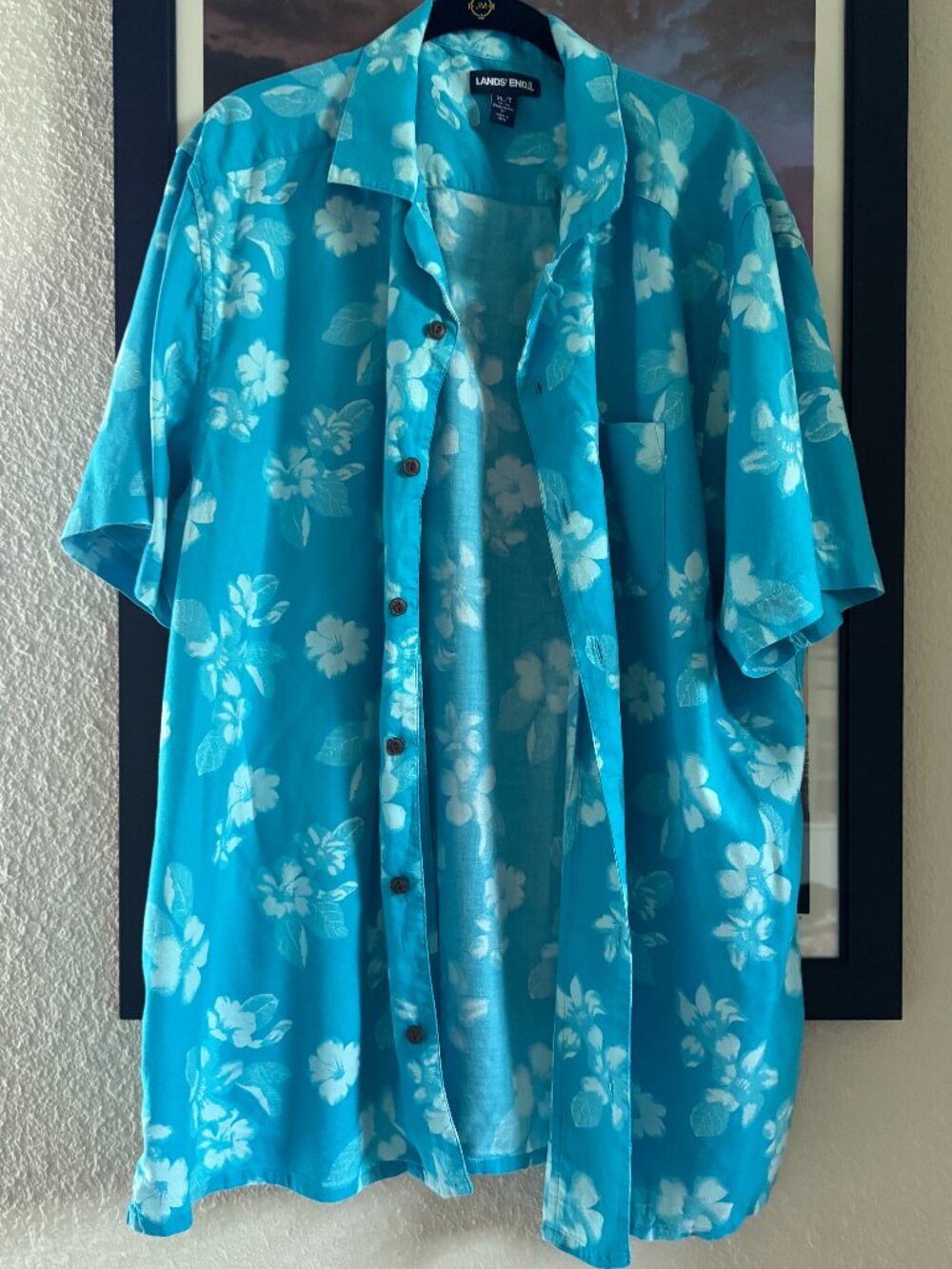 Lands' End Men's XL/T Blue Floral Short Sleeve Button down Hawaiian Shirt